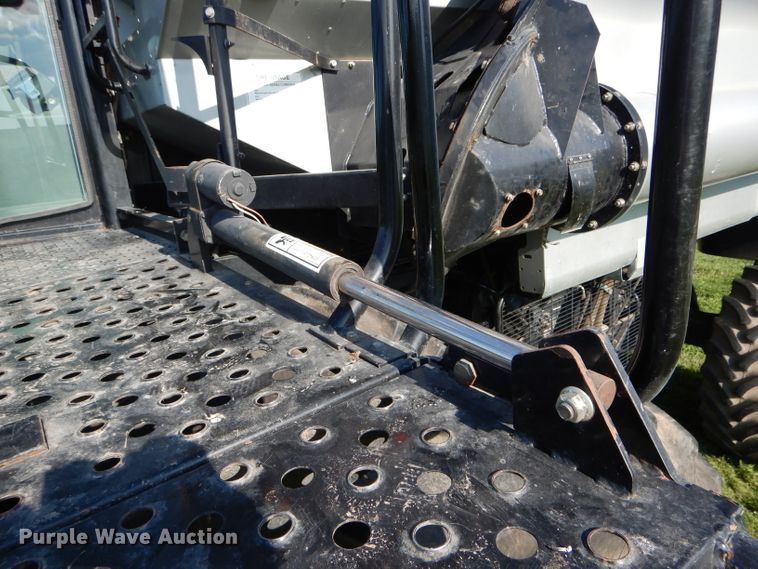 image for item DH6107 2003 Gleaner R75 Field Star RWA combine