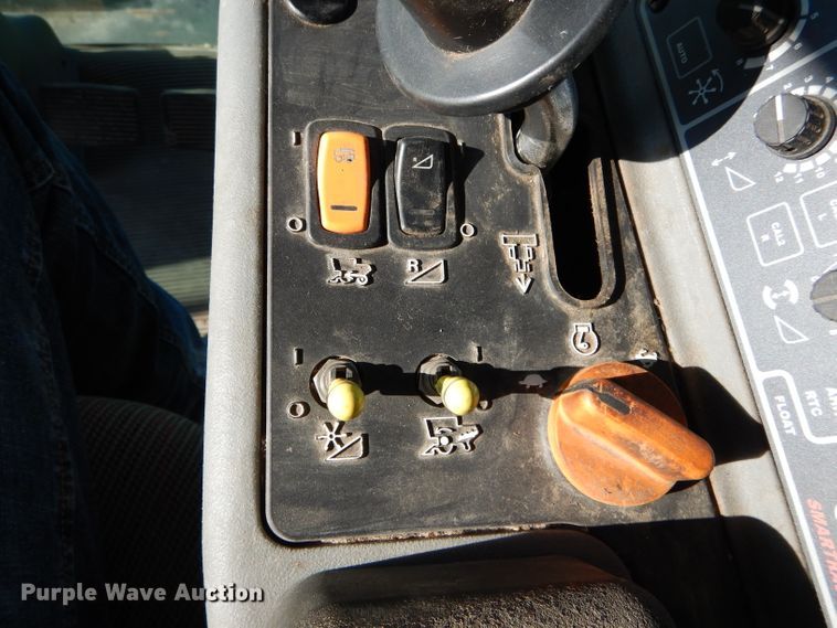 image for item DH6107 2003 Gleaner R75 Field Star RWA combine