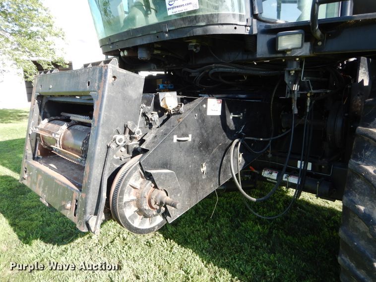 image for item DH6107 2003 Gleaner R75 Field Star RWA combine