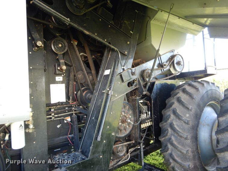 image for item DH6107 2003 Gleaner R75 Field Star RWA combine