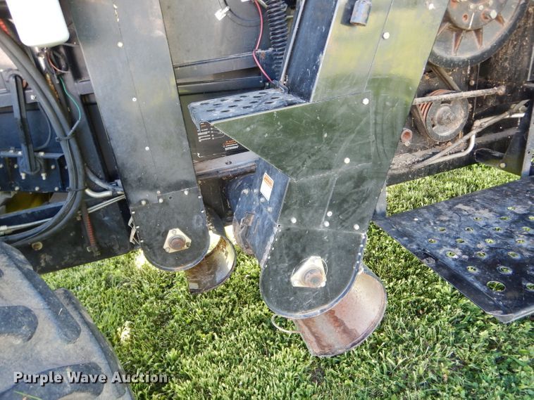 image for item DH6107 2003 Gleaner R75 Field Star RWA combine