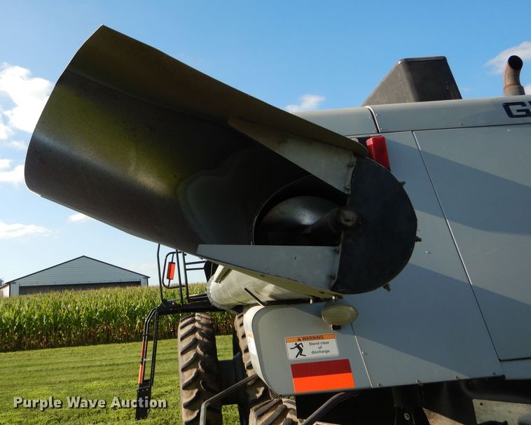 image for item DH6107 2003 Gleaner R75 Field Star RWA combine