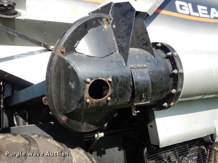 image for item DH6107 2003 Gleaner R75 Field Star RWA combine