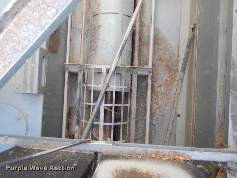 image for item DH6107 2003 Gleaner R75 Field Star RWA combine