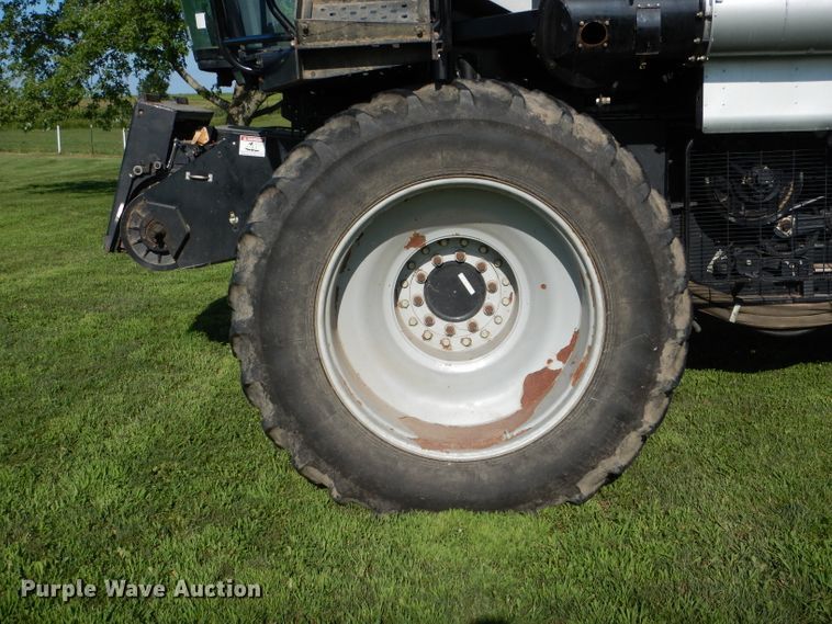 image for item DH6107 2003 Gleaner R75 Field Star RWA combine