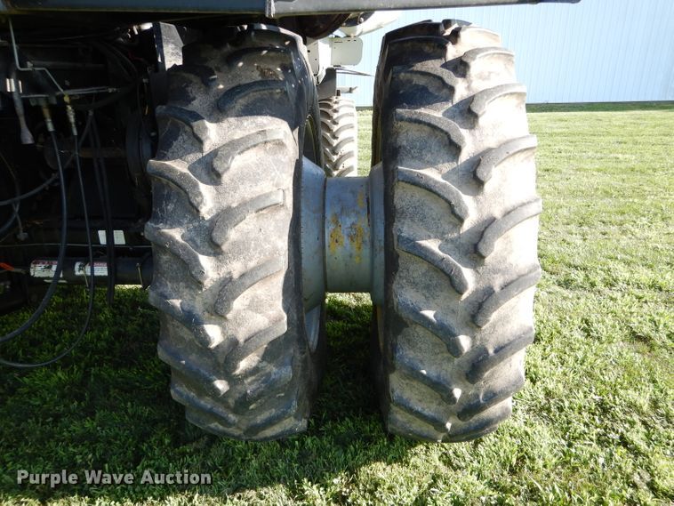 image for item DH6107 2003 Gleaner R75 Field Star RWA combine