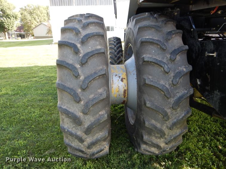 image for item DH6107 2003 Gleaner R75 Field Star RWA combine