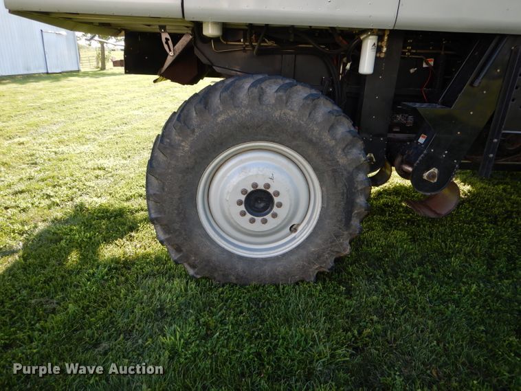 image for item DH6107 2003 Gleaner R75 Field Star RWA combine