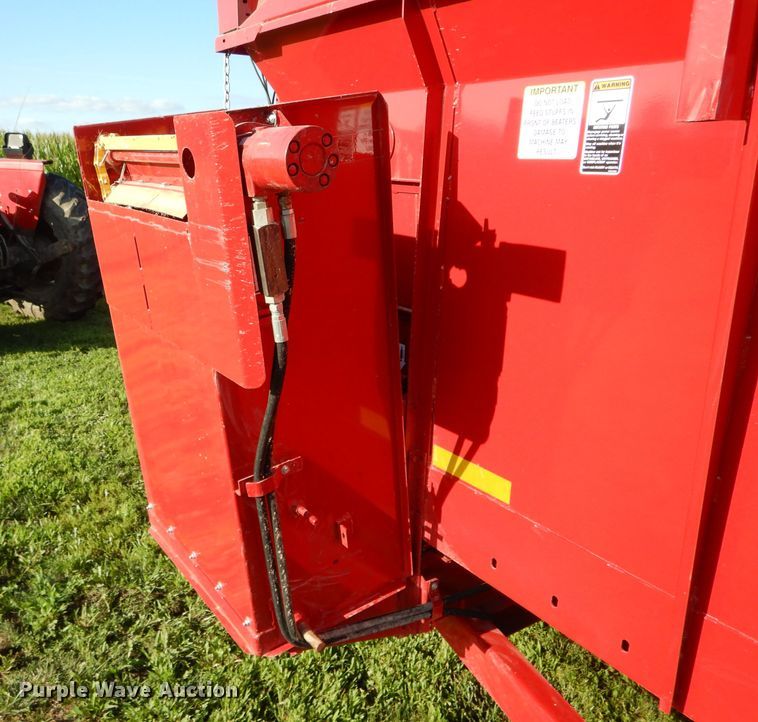 image for item DH6108 Schuler HF255 feed wagon