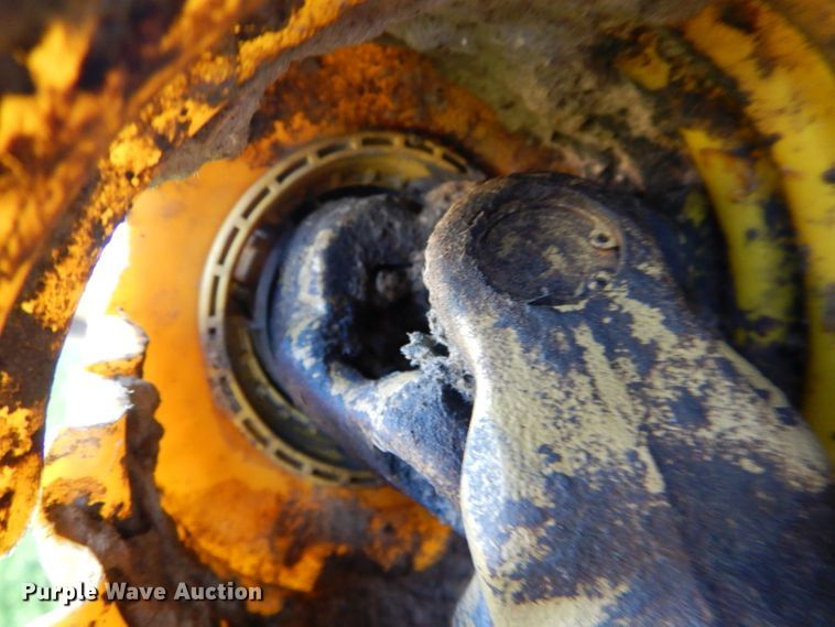 image for item DH6109 AGCO head