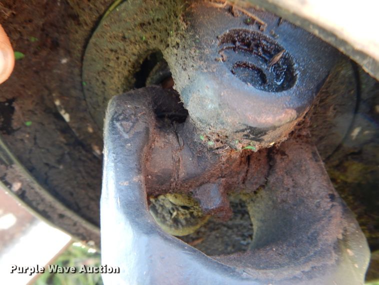 image for item DH6112 2009 John Deere 568 Mega Wide Plus round baler