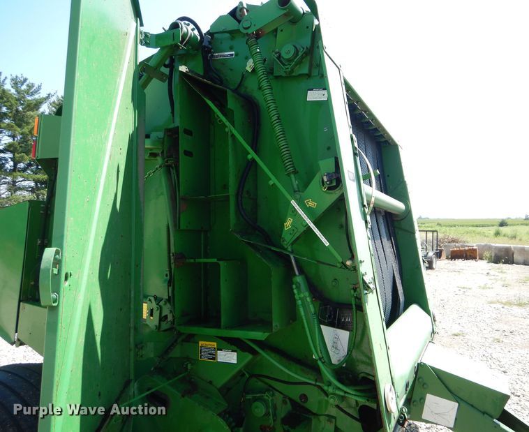image for item DH6112 2009 John Deere 568 Mega Wide Plus round baler