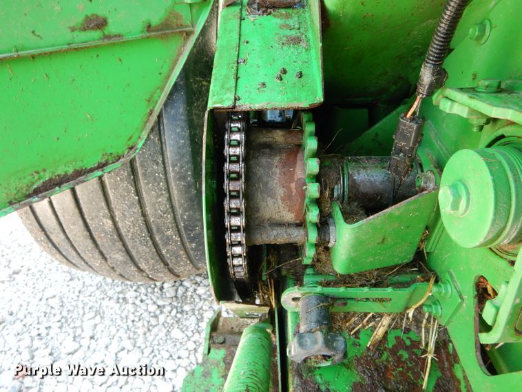 image for item DH6112 2009 John Deere 568 Mega Wide Plus round baler