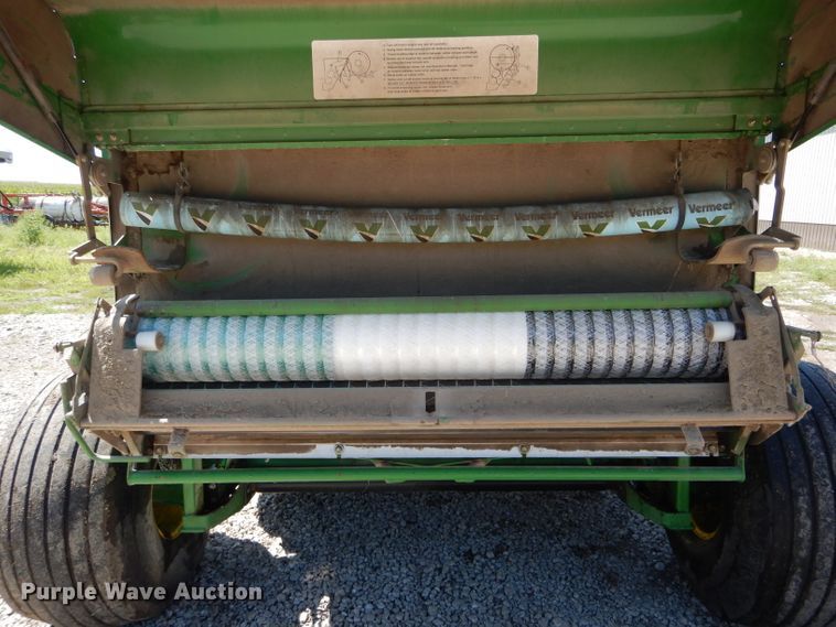 image for item DH6112 2009 John Deere 568 Mega Wide Plus round baler