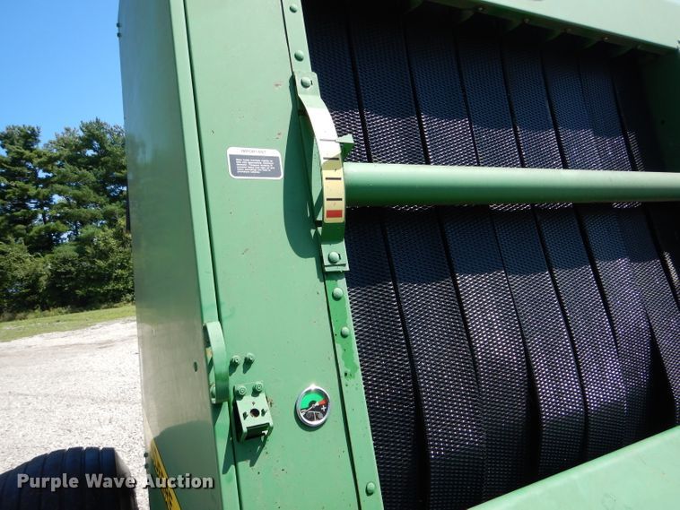 image for item DH6112 2009 John Deere 568 Mega Wide Plus round baler