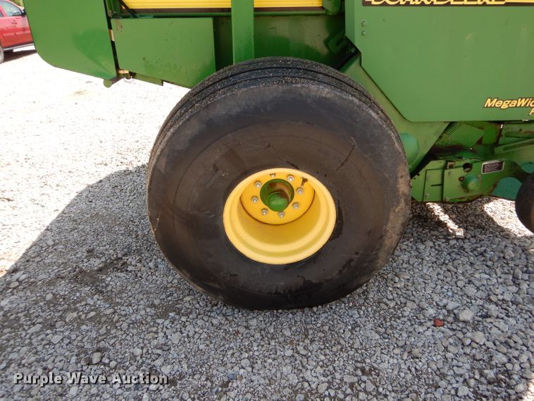 image for item DH6112 2009 John Deere 568 Mega Wide Plus round baler