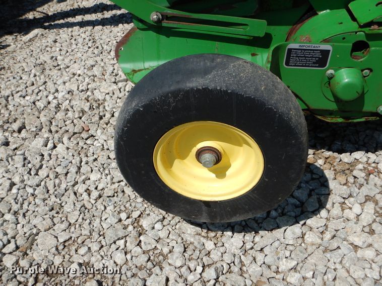 image for item DH6112 2009 John Deere 568 Mega Wide Plus round baler