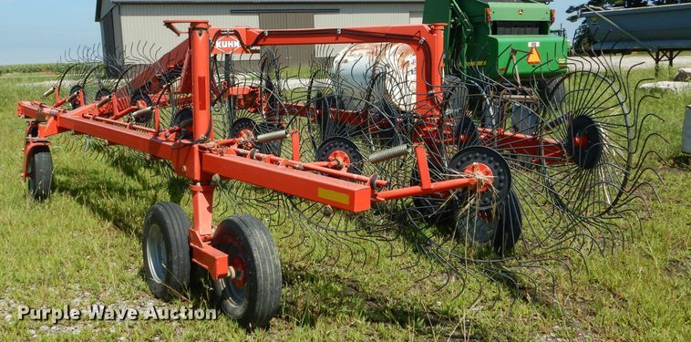 image for item DH6115 Kuhn SR600 Speedrake hay rake