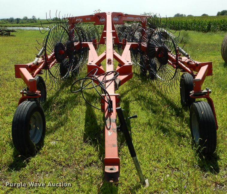 image for item DH6115 Kuhn SR600 Speedrake hay rake