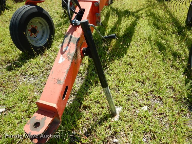 image for item DH6115 Kuhn SR600 Speedrake hay rake