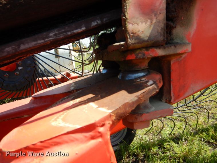 image for item DH6115 Kuhn SR600 Speedrake hay rake