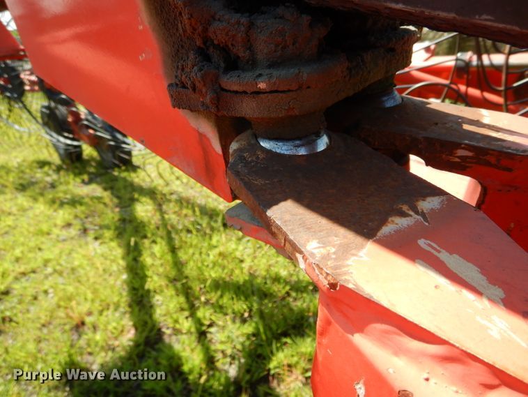 image for item DH6115 Kuhn SR600 Speedrake hay rake