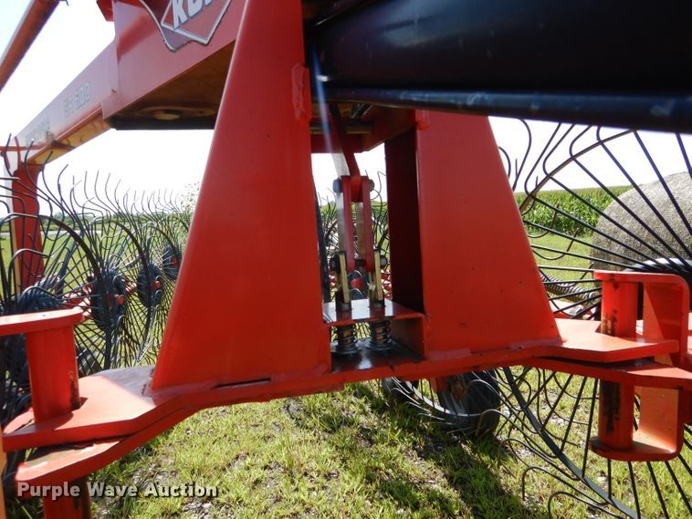 image for item DH6115 Kuhn SR600 Speedrake hay rake