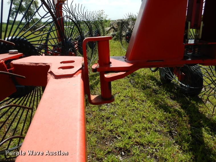 image for item DH6115 Kuhn SR600 Speedrake hay rake