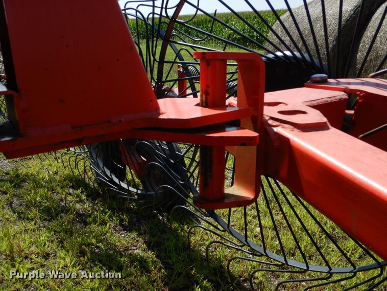 image for item DH6115 Kuhn SR600 Speedrake hay rake