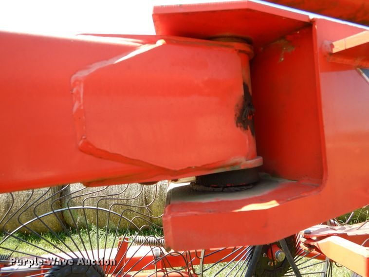 image for item DH6115 Kuhn SR600 Speedrake hay rake