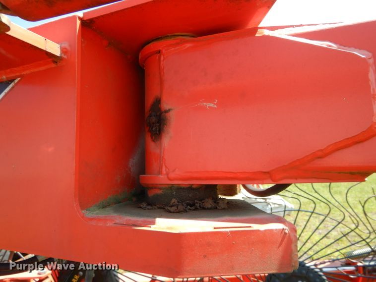 image for item DH6115 Kuhn SR600 Speedrake hay rake