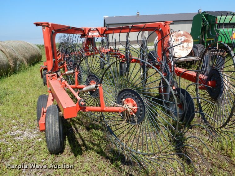 image for item DH6115 Kuhn SR600 Speedrake hay rake