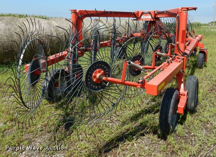 image for item DH6115 Kuhn SR600 Speedrake hay rake