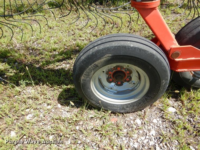 image for item DH6115 Kuhn SR600 Speedrake hay rake