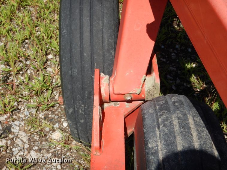 image for item DH6115 Kuhn SR600 Speedrake hay rake