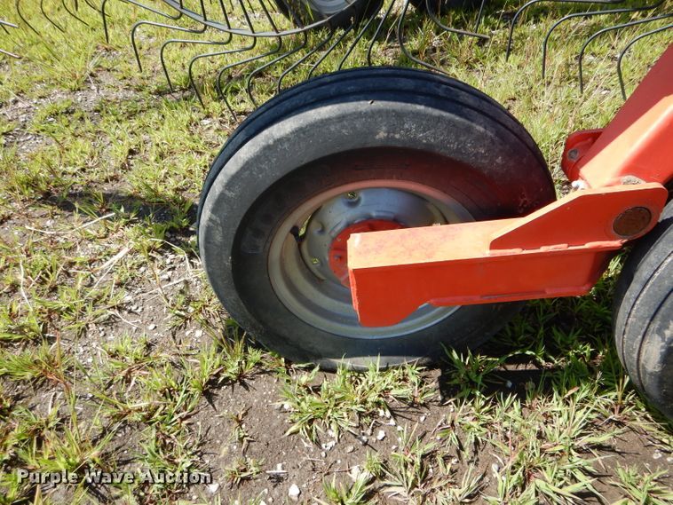 image for item DH6115 Kuhn SR600 Speedrake hay rake