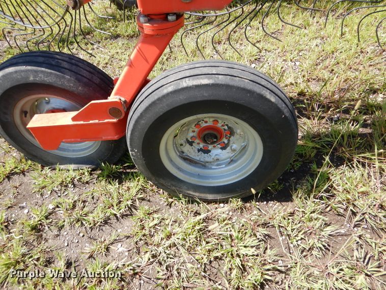 image for item DH6115 Kuhn SR600 Speedrake hay rake