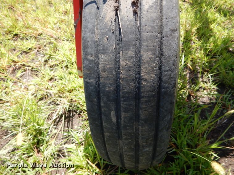 image for item DH6115 Kuhn SR600 Speedrake hay rake