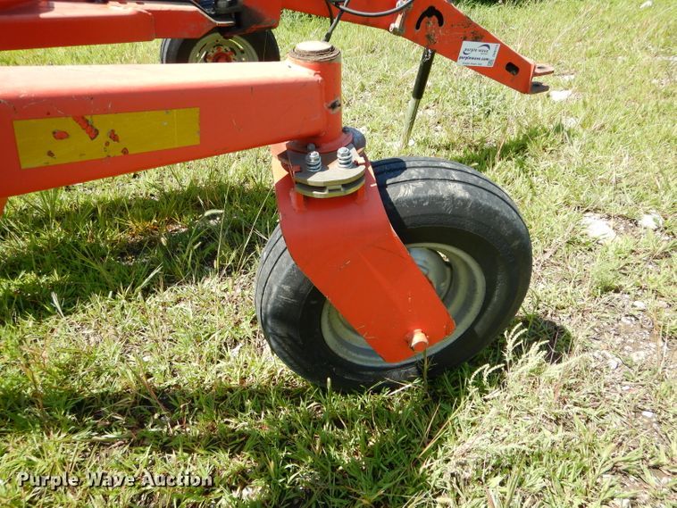 image for item DH6115 Kuhn SR600 Speedrake hay rake