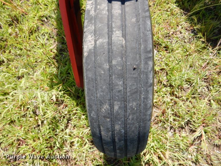 image for item DH6115 Kuhn SR600 Speedrake hay rake