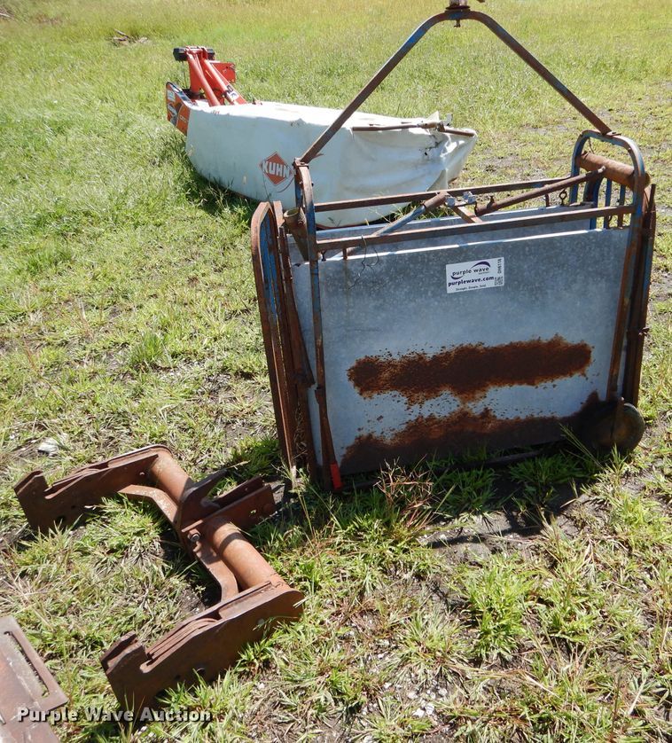 image for item DH6116 Livestock chute and quick hitch