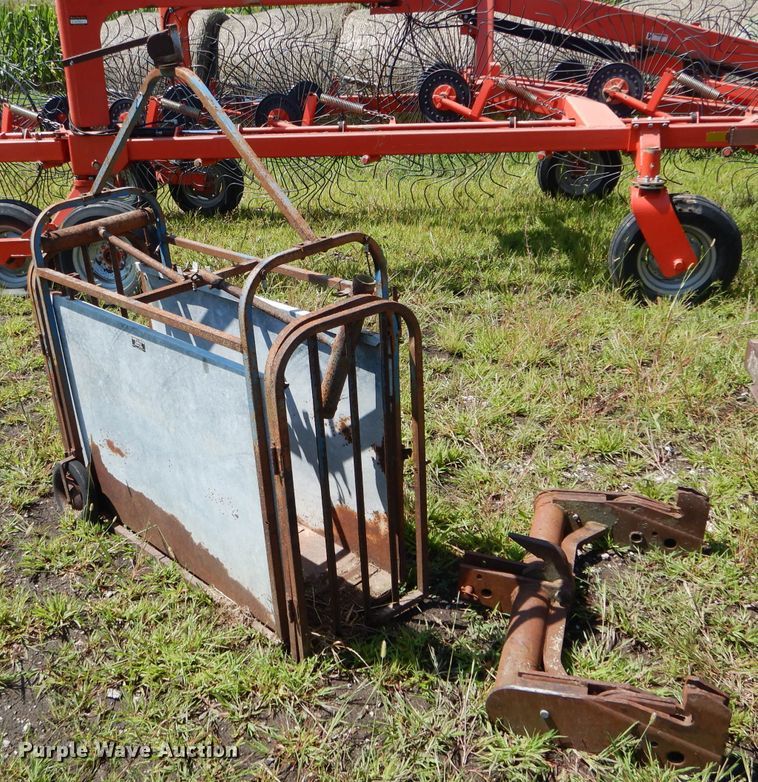 image for item DH6116 Livestock chute and quick hitch