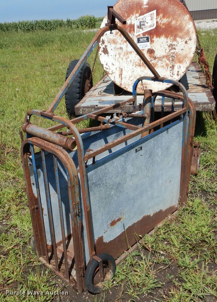 image for item DH6116 Livestock chute and quick hitch