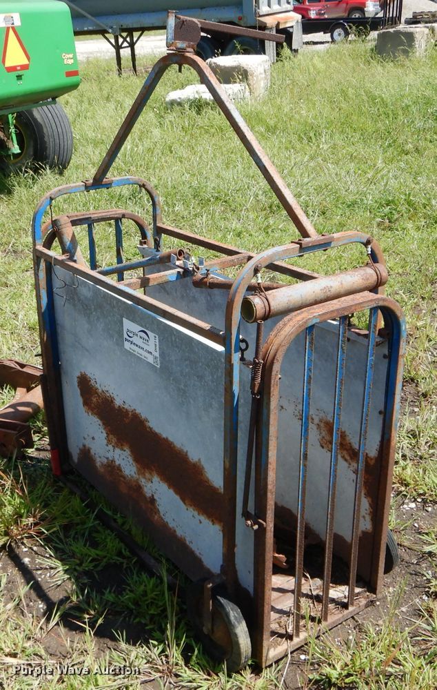 image for item DH6116 Livestock chute and quick hitch