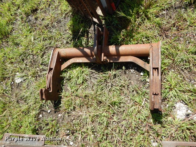 image for item DH6116 Livestock chute and quick hitch