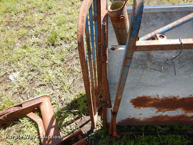 image for item DH6116 Livestock chute and quick hitch