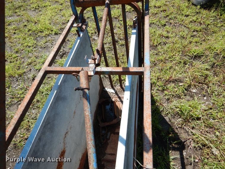 image for item DH6116 Livestock chute and quick hitch