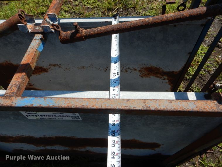 image for item DH6116 Livestock chute and quick hitch