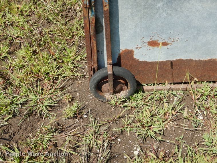 image for item DH6116 Livestock chute and quick hitch