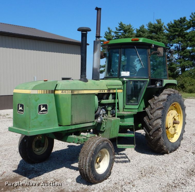 image for item DH6119 1977 John Deere 4430 tractor